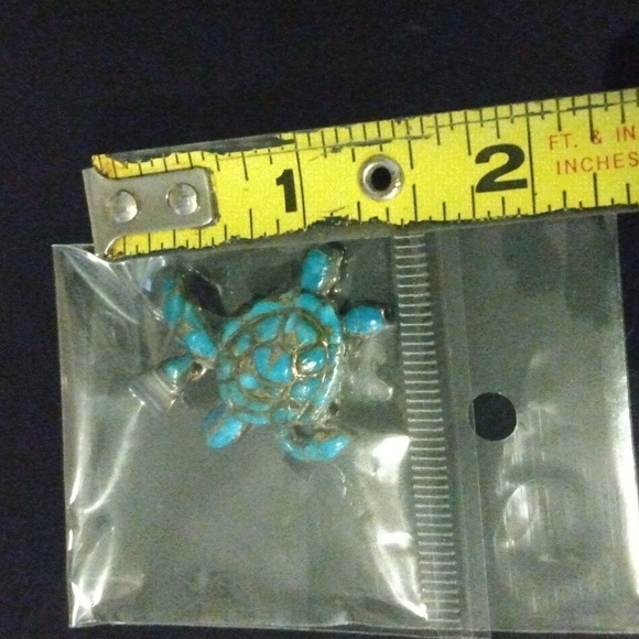 Turquoise Network Turquoise Turtle Pendant and Italy .925 marked Chain NEW - Picture 4 of 8